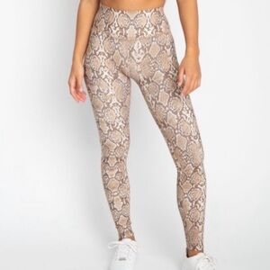Skatie snakeskin leggings